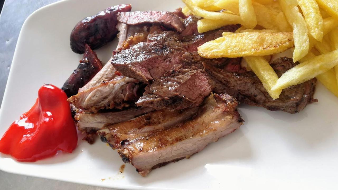 Hostal Restaurante Rancheiro Vigo Kültér fotó